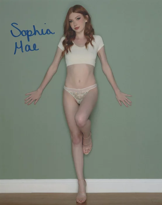 Sophia Mae autograph