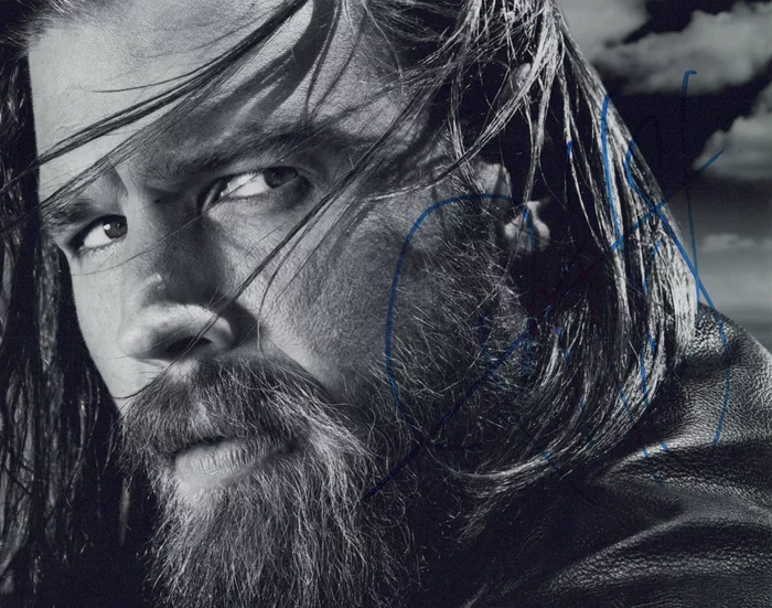 Ryan Hurst autograph