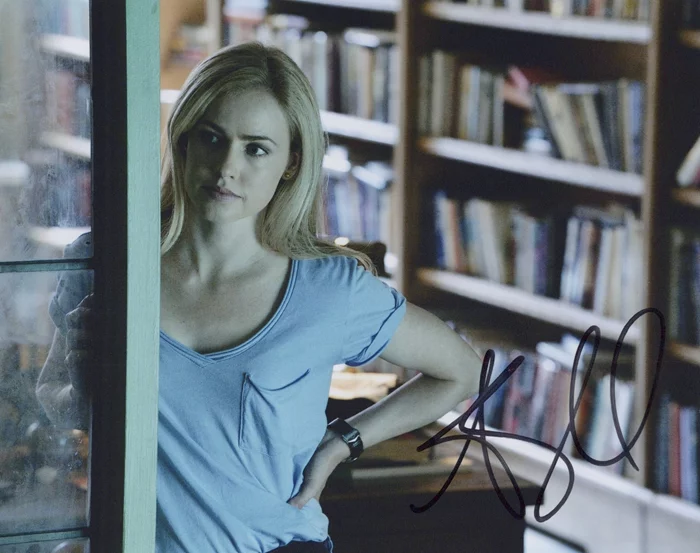 Amanda Schull autograph