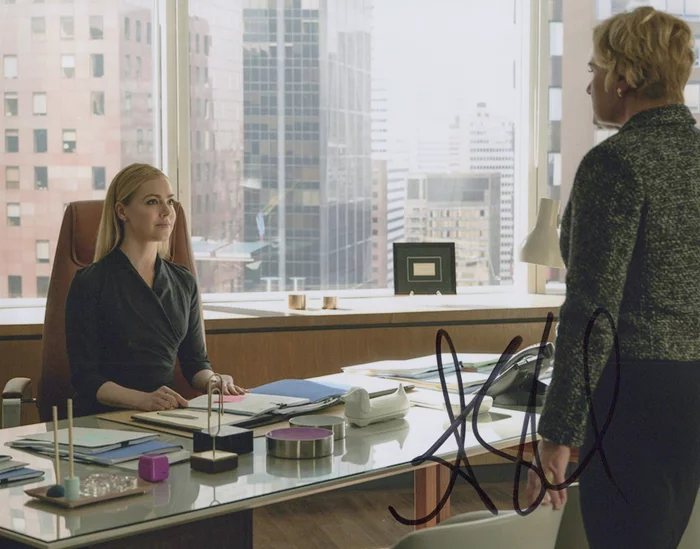 Amanda Schull autograph