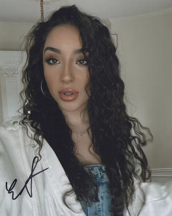 Ellie Soufi autograph