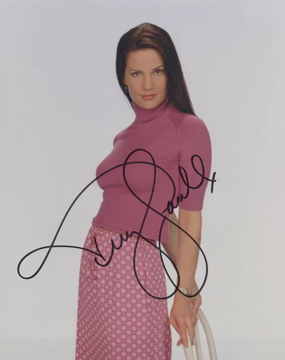 Terry Farrell autograph