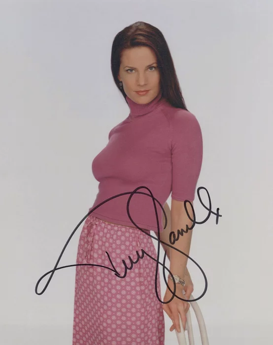 Terry Farrell autograph