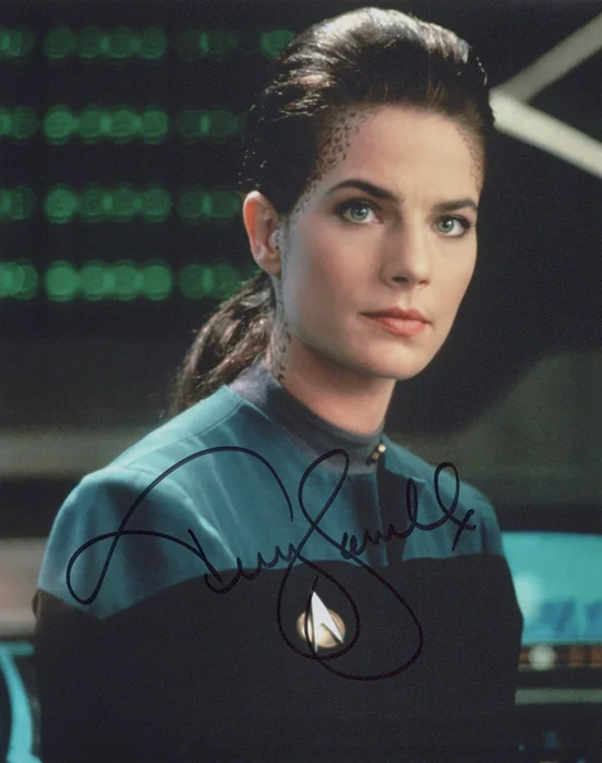 Terry Farrell autograph