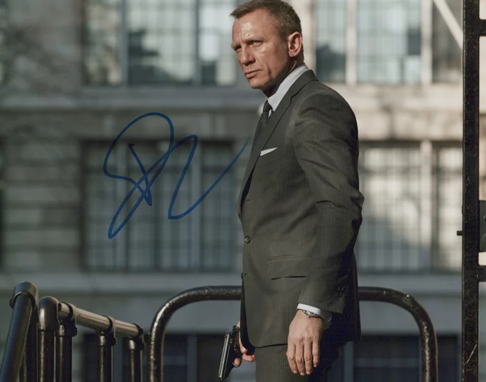 Daniel Craig autograph
