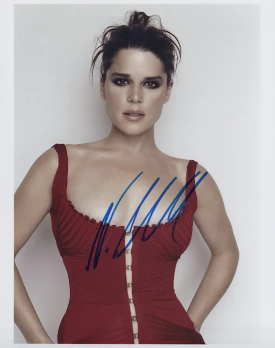 Neve Campbell autograph
