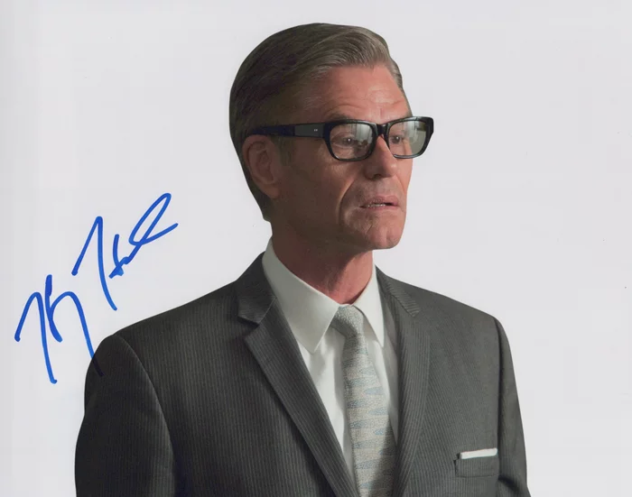 Harry Hamlin autograph