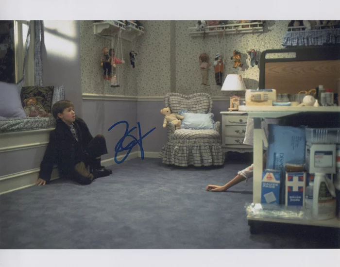 Haley Joel Osment autograph