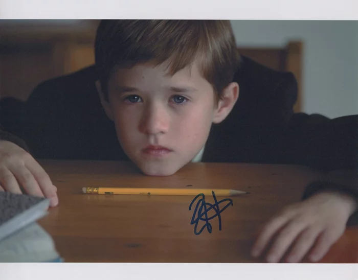 Haley Joel Osment autograph