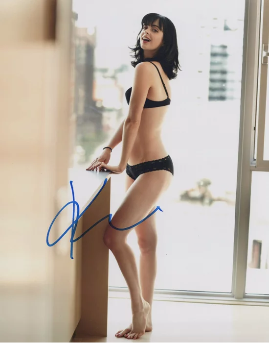 Krysten Ritter autograph
