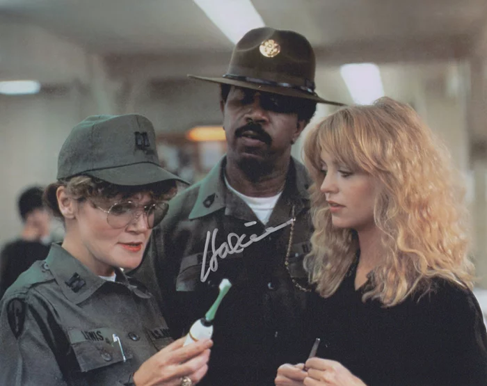 Hal Williams autograph