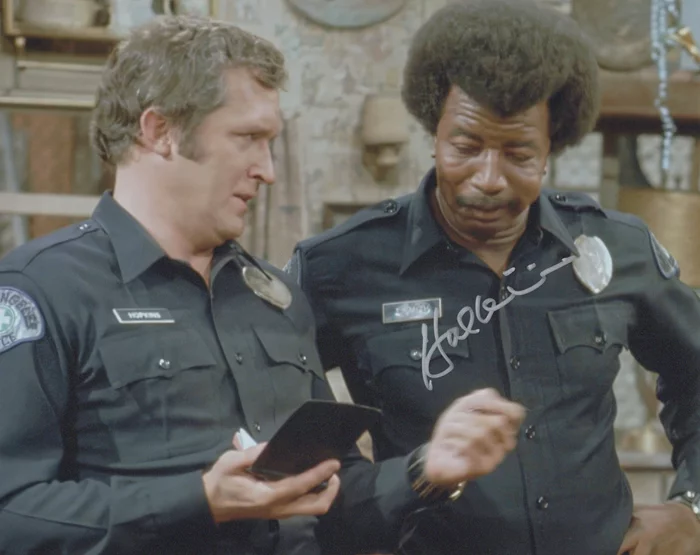 Hal Williams autograph