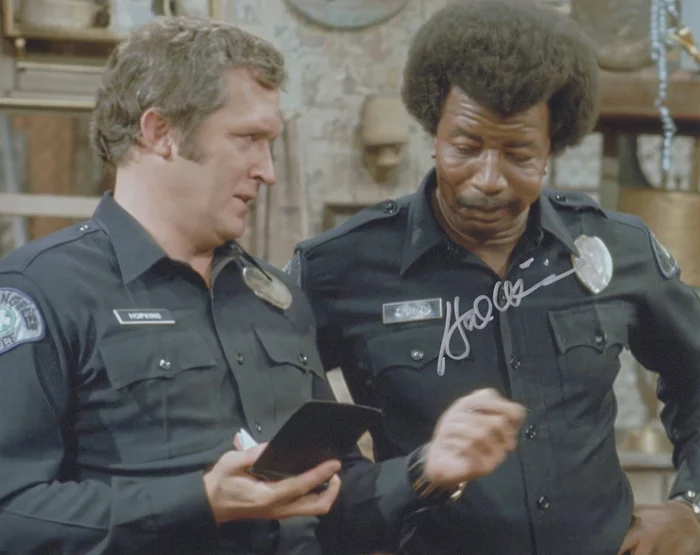 Hal Williams autograph