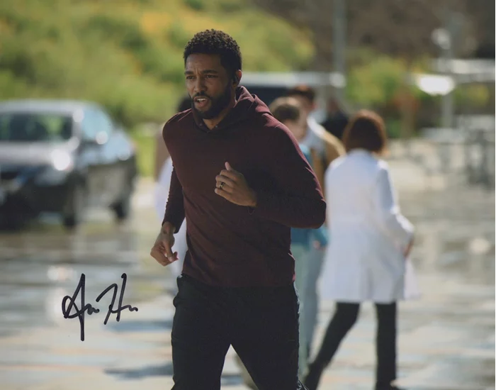 Anthony Hill autograph