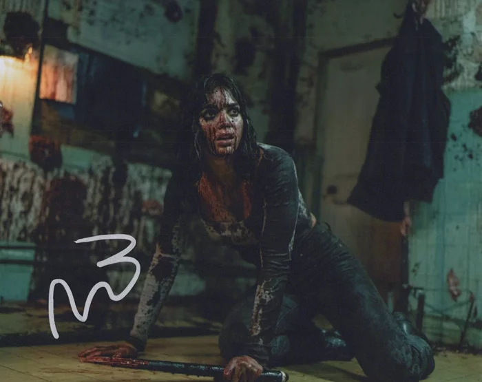 Melissa Barrera autograph