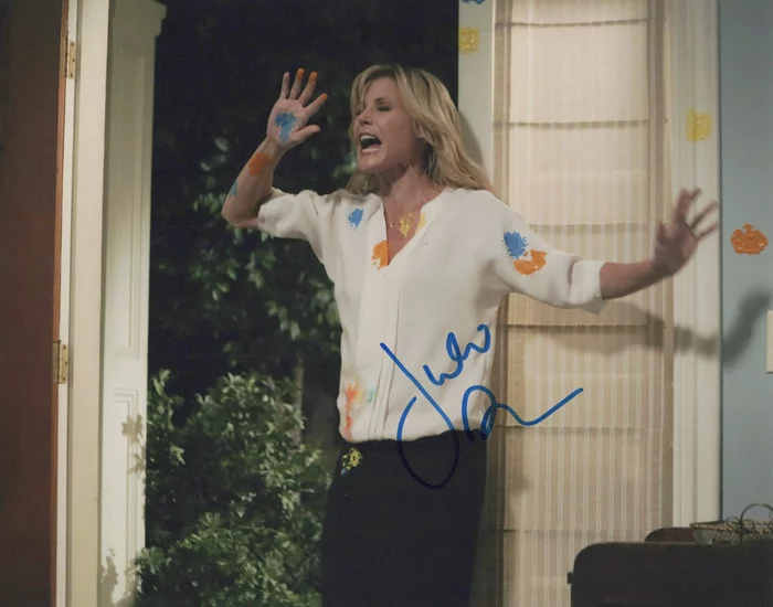 Julie Bowen autograph