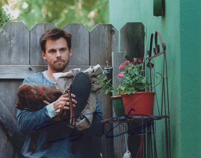 Tommy Dewey autograph