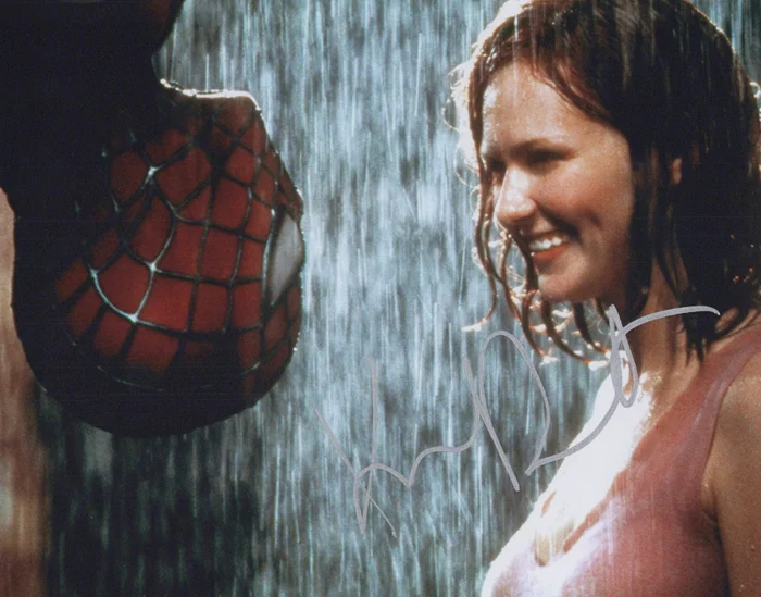 Kirsten Dunst autograph