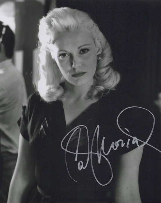 Cathy Moriarty autograph