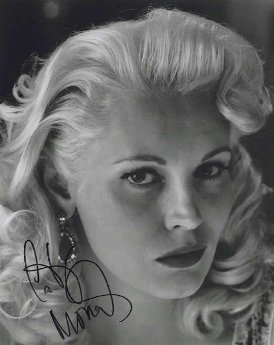 Cathy Moriarty autograph
