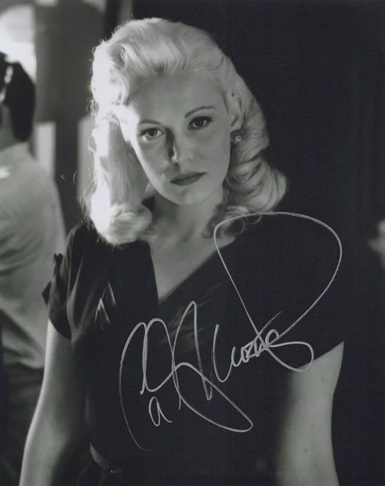 Cathy Moriarty autograph