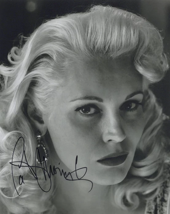 Cathy Moriarty autograph