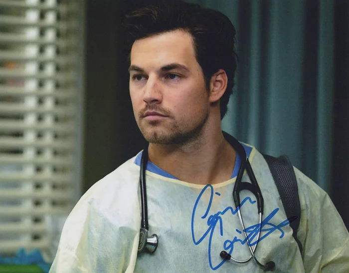 Giacomo Gianniotti autograph