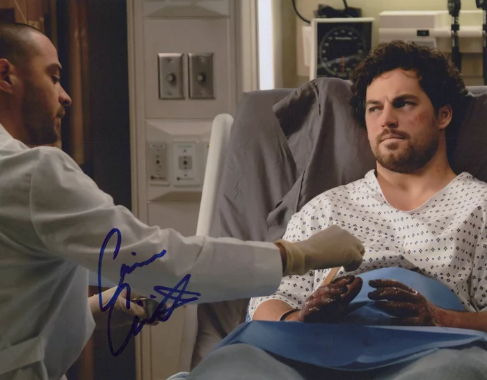 Giacomo Gianniotti autograph