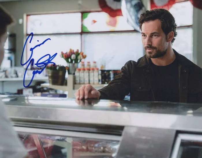 Giacomo Gianniotti autograph