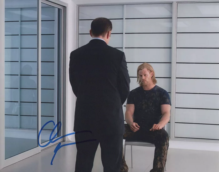 Clark Gregg autograph