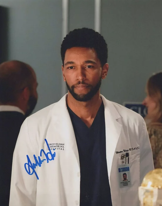 Anthony Hill autograph
