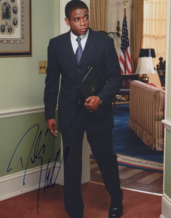 Dule Hill autograph