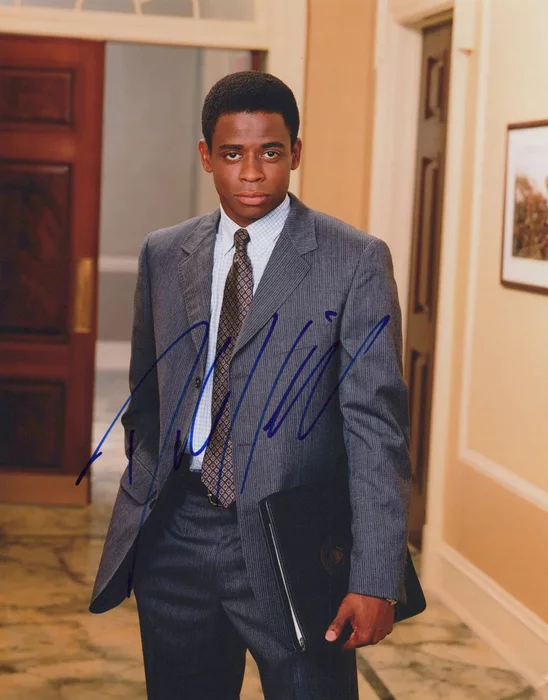 Dule Hill autograph