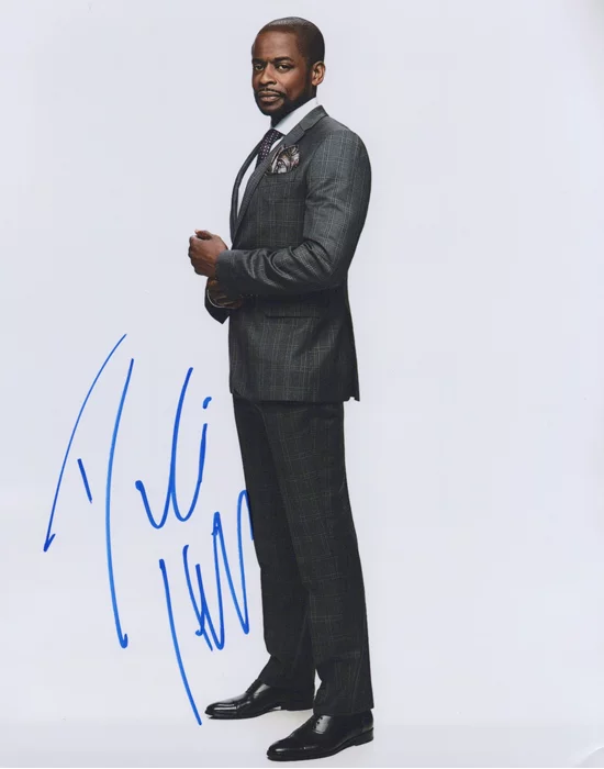 Dule Hill autograph