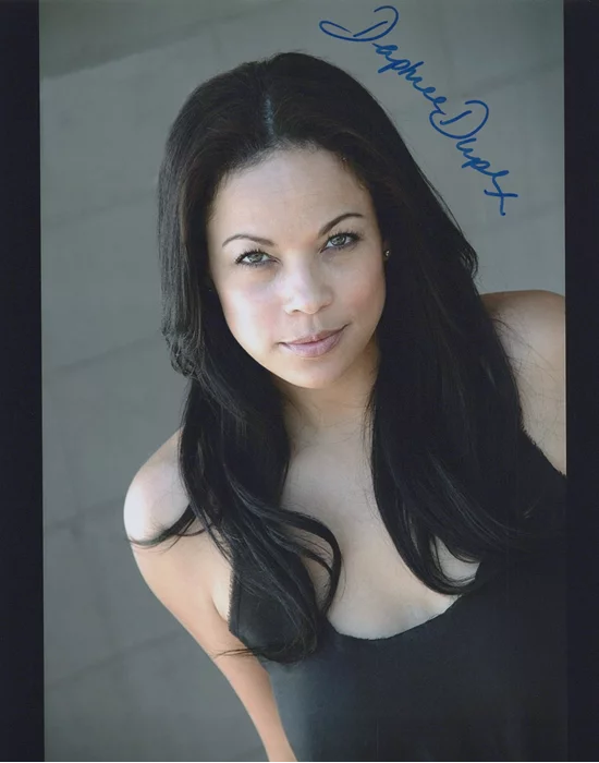 Daphnee Duplaix autograph