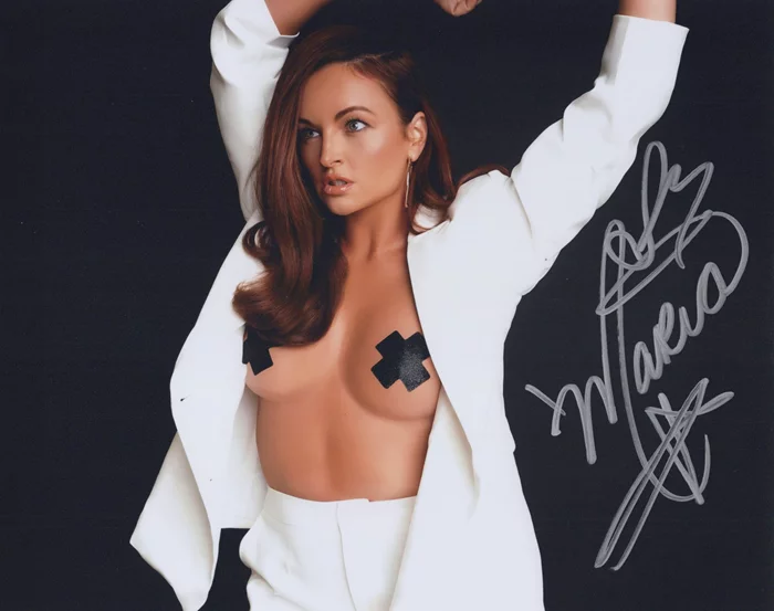 Maria Kanellis autograph