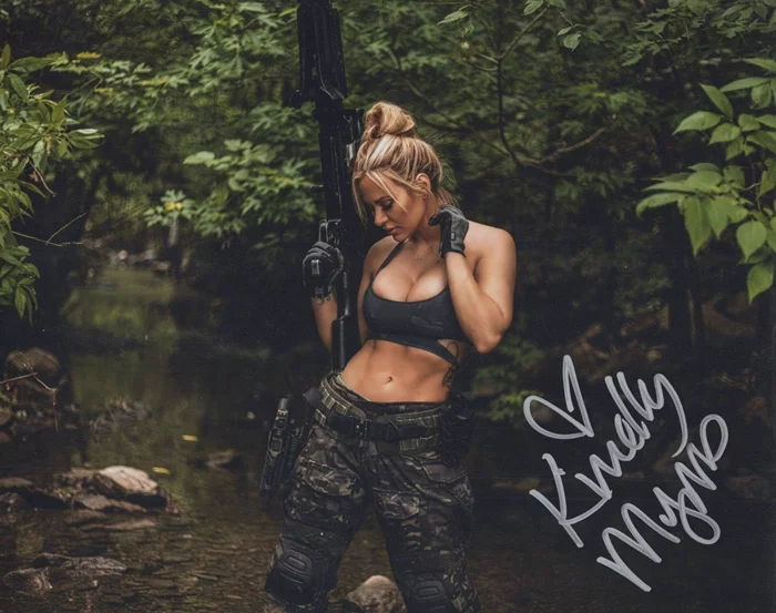 Kindly Myers autograph