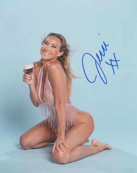 Jeni Summers autograph