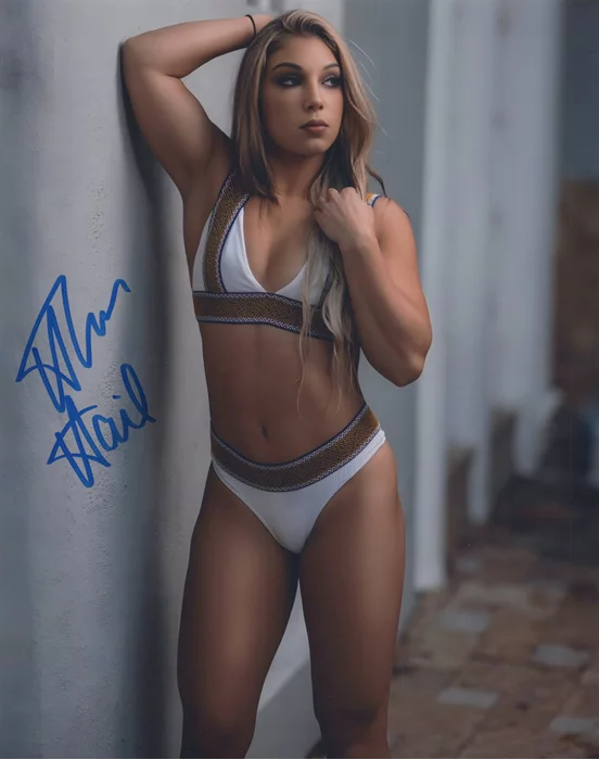Thea Hail autograph