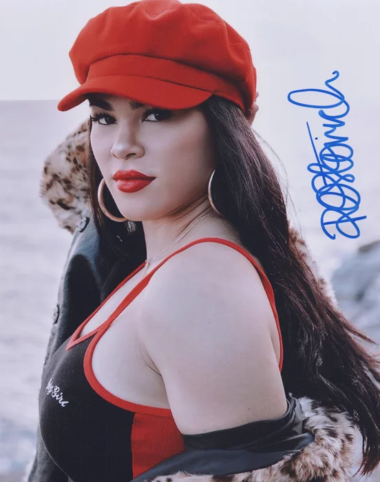 Rachael Ostovich autograph