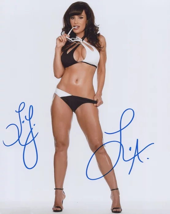 Lisa Ann autograph