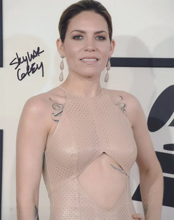 Skylar Grey autograph