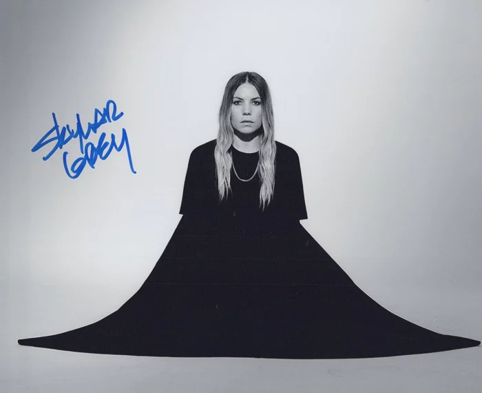 Skylar Grey autograph