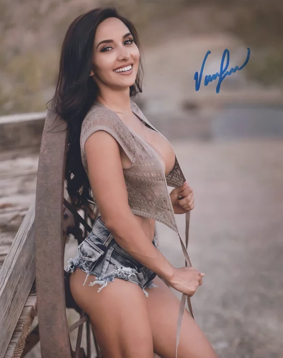 Vanessa Serros autograph