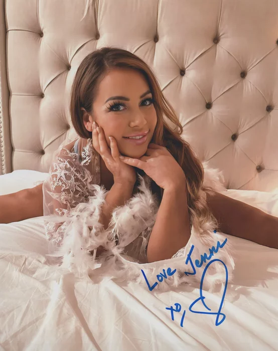 Jenni Neidhart autograph