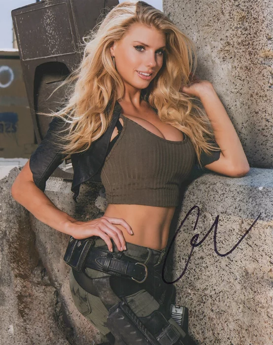 Charlotte McKinney autograph