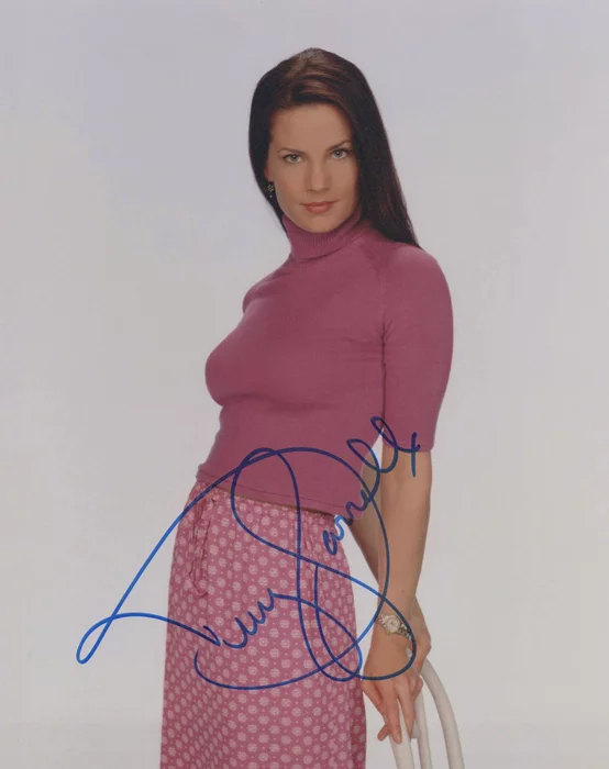 Terry Farrell autograph