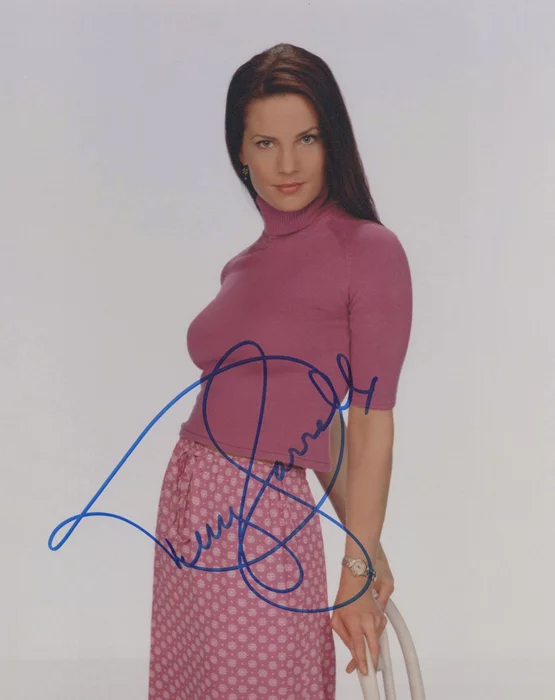 Terry Farrell autograph