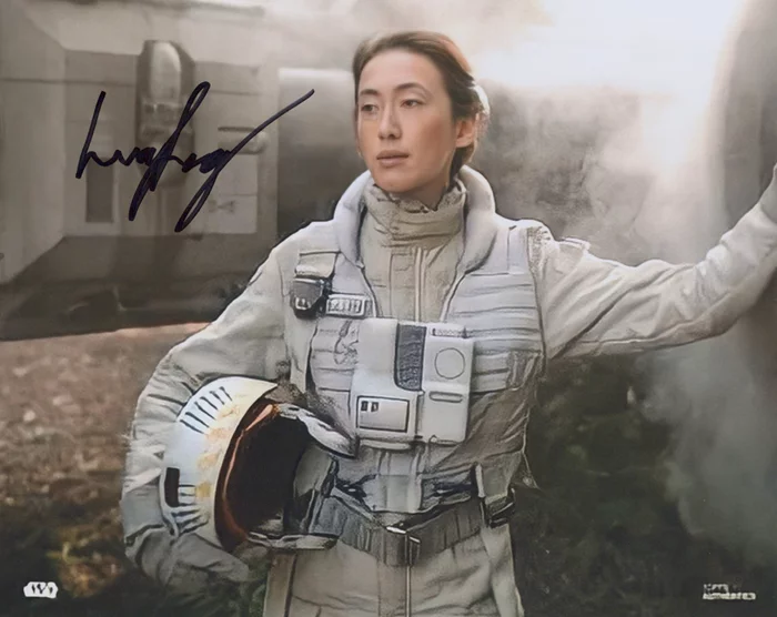 Lucy Feng autograph