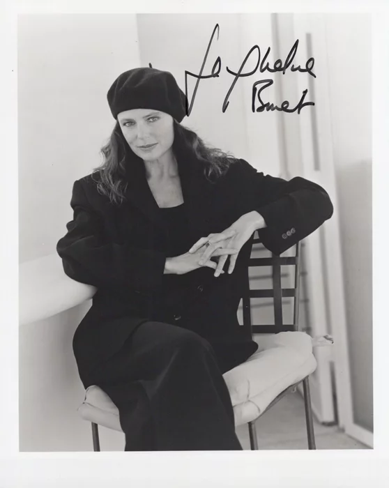 Jacqueline Bisset autograph